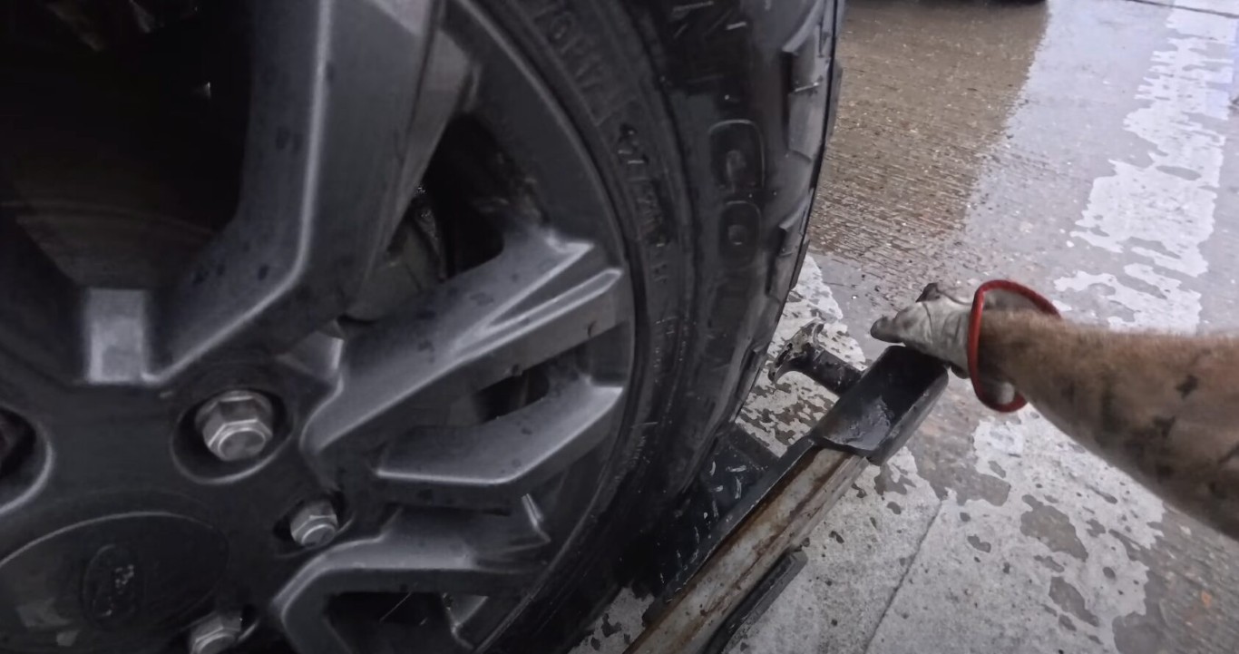 Quick flat tire assistance preventing further damage in Cedar Falls, IA